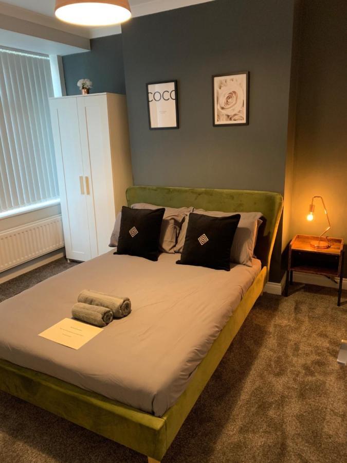 Laurel Street Villa มิดเดิลส์บะระ ภายนอก รูปภาพ